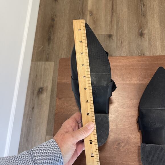 Black Leather Mules Sz 7 Pointy Toe Vero Cuoio Witchy Goth Brass Buckle Fringe - Picture 13 of 15